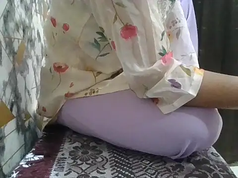 Roshani hoty online show from 03.17.26