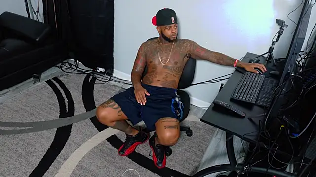 SLANGONDEMHOES online show from 11.15.25