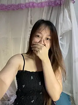 Snapshot of Hinne07 chatting on 09.23.25 Hinne07 online show from 09.23.25