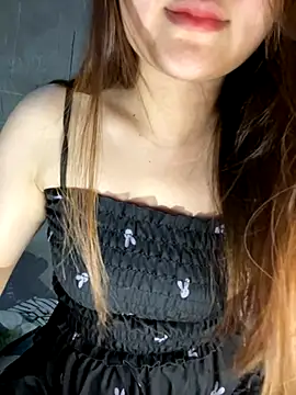 Snapshot of Hinne07 chatting on 10.13.25 Hinne07 online show from 10.13.25