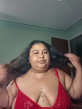 Snapshot of curvy_diva_ chatting on 04.02.26 curvy diva online show from 04.02.26