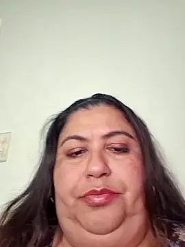 Snapshot of curvy_diva_ chatting on 04.10.26 curvy diva online show from 04.10.26