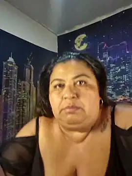 Snapshot of curvy_diva_ chatting on 04.11.26 curvy diva online show from 04.11.26