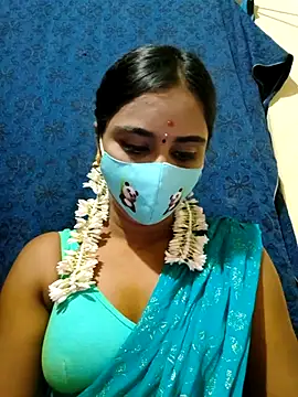 mini-queen online show from 10.31.25