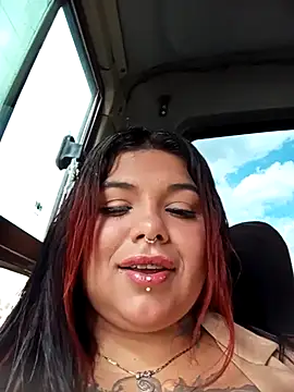 snow belle online show from 10.29.25