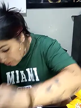 snow belle online show from 11.21.25