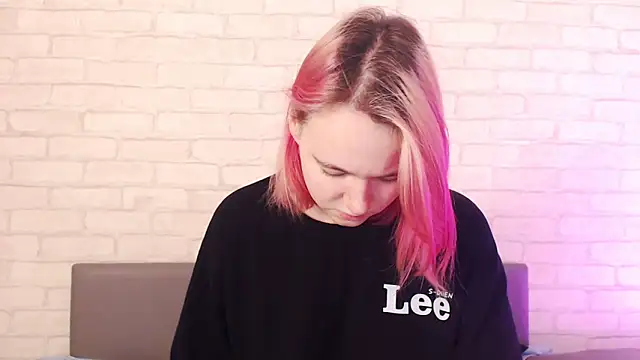 Ericha Stone online show from 12.05.25