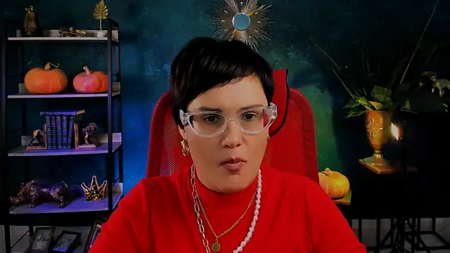 Snapshot of LauraDavidsons chatting on 10.31.25 LauraDavidsons online show from 10.31.25