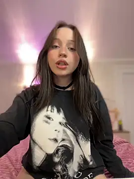 YourLittleDevil online show from 09.24.25