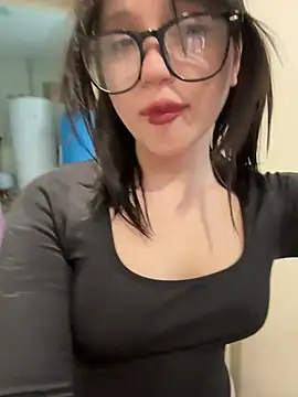 YourLittleDevil online show from 03.21.26