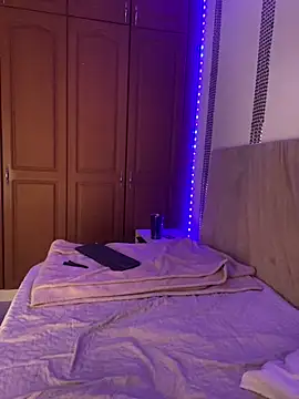 VeronicaSaenzx online show from 12.19.25