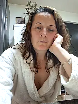 Fluturas2 online show from 12.14.25