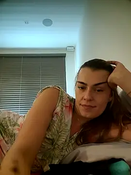 Snapshot of Carolinemiam chatting on 10.02.25 Carolinemiam online show from 10.02.25