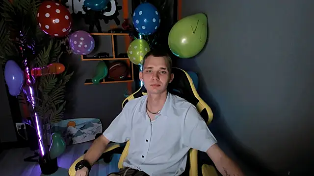 Snapshot of TimBlaks chatting on 09.09.25 TimBlaks online show from 09.09.25