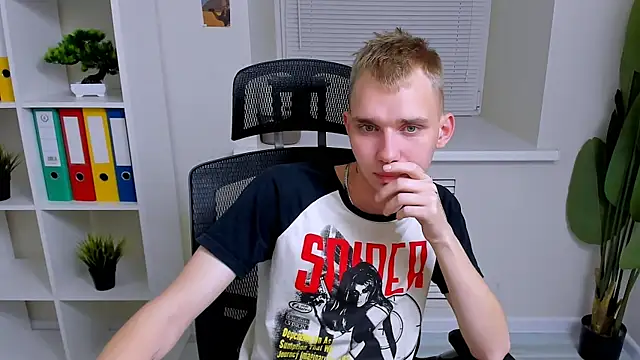 Snapshot of TimBlaks chatting on 10.15.25 TimBlaks online show from 10.15.25