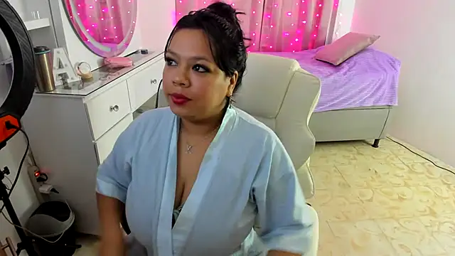 aynarakiss online show from 09.19.25