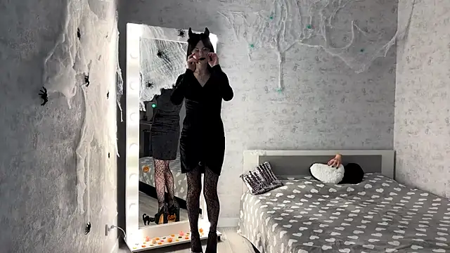 FakeLamb online show from 10.26.25