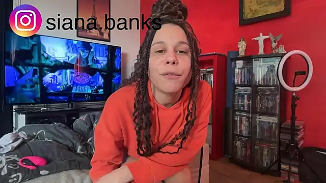 SianaBanks online show from 10.27.25