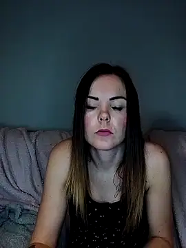 Snapshot of SexyLoLoUK chatting on 11.26.25 SexyLoLoUK online show from 11.26.25