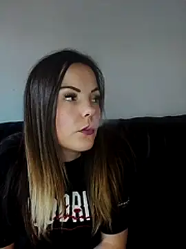 Snapshot of SexyLoLoUK chatting on 12.02.25 SexyLoLoUK online show from 12.02.25