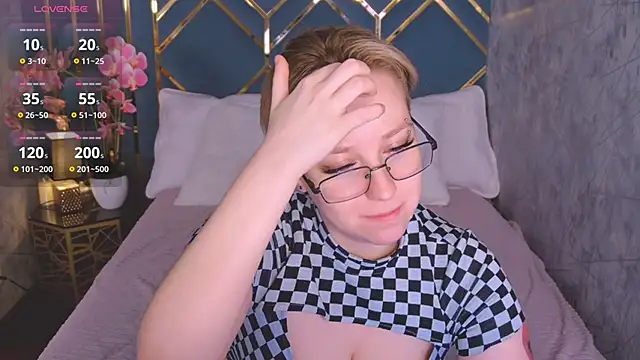 AlexandraGreen online show from 04.06.26