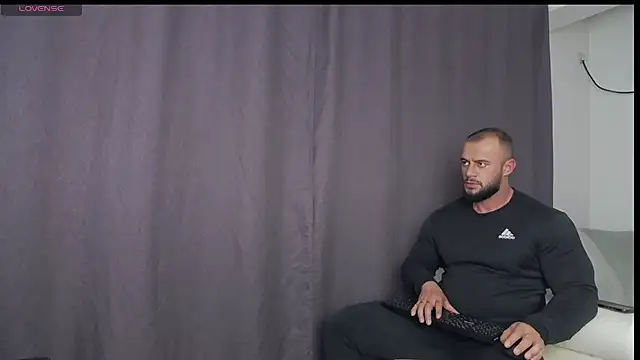 Snapshot of RickyMiami1 chatting on 10.12.25 RickyMiami1 online show from 10.12.25