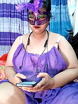 Snapshot of Tanisha-Chy chatting on 05.07.26 Tanisha-Chy online show from 05.07.26