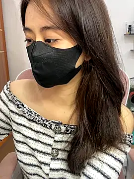 Mochi21 online show from 11.23.25