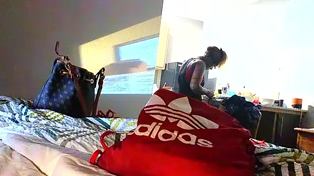 CinnaCakesss online show from 10.30.25