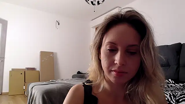 L Sofia online show from 10.10.25