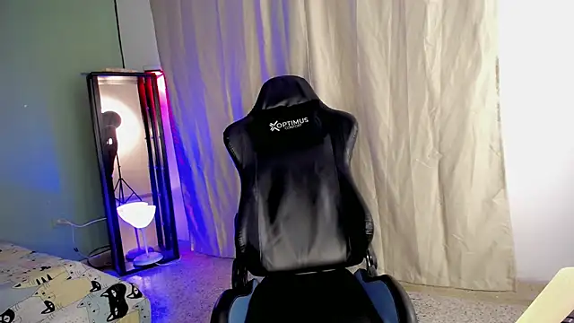 dilan hott  online show from 11.03.25