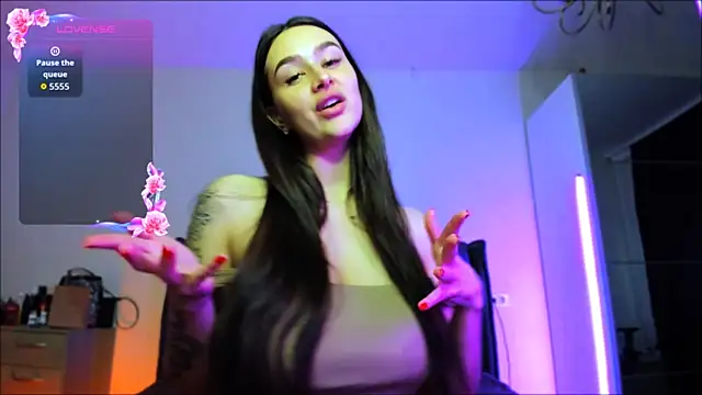 Veronica Larsson online show from 09.21.25