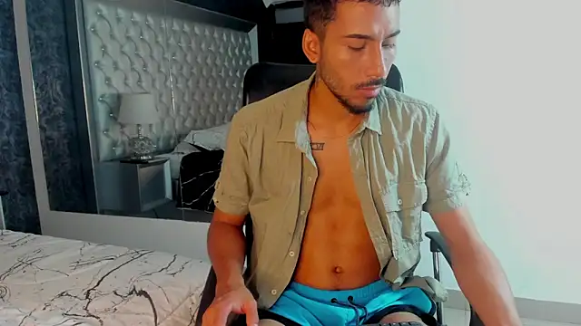 JhosuaCollins  online show from 09.10.25