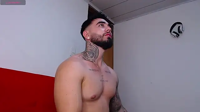 tommyblessd1 online show from 10.28.25