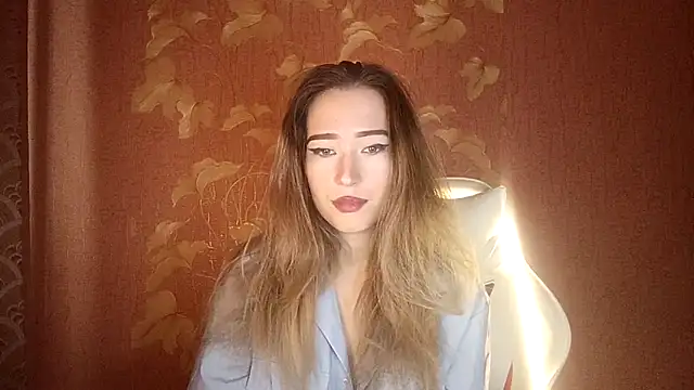 Awora Wolf online show from 09.18.25