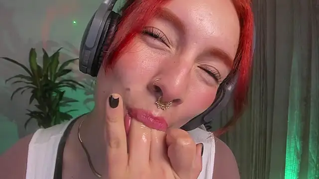 bri von dhara   online show from 10.18.25