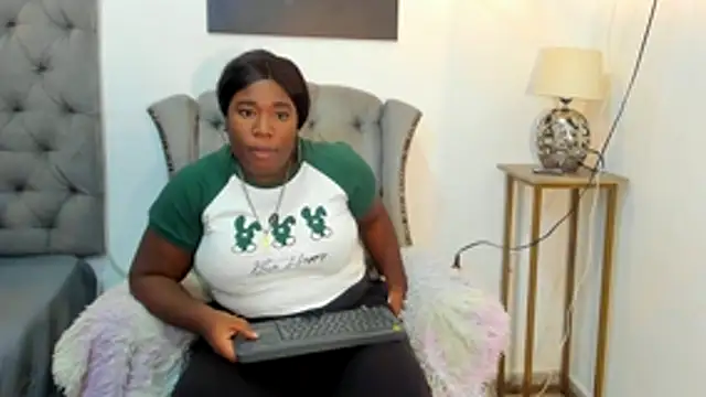 nahiroby ebony online show from 11.21.25