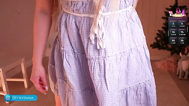 Snapshot of Miablueye chatting on 02.15.26 Miablueye online show from 02.15.26