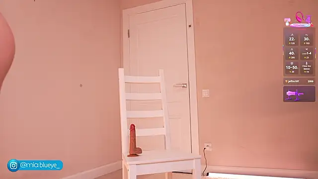 Snapshot of Miablueye chatting on 02.20.26 Miablueye online show from 02.20.26