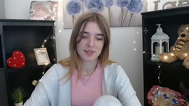 JuiceLips   online show from 09.11.25