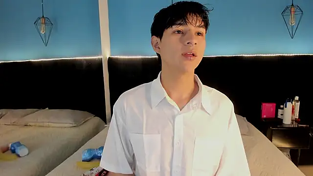 AleAurarashi online show from 09.15.25