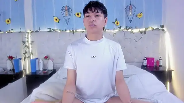 AleAurarashi online show from 10.22.25