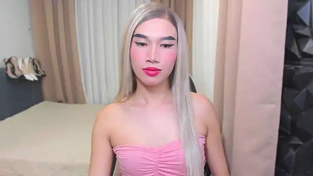 MaxCollins online show from 12.21.25