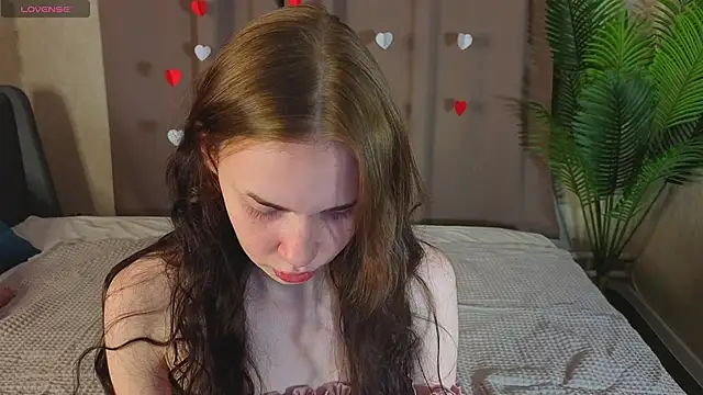 Snapshot of Jennie_Hunter chatting on 02.06.26 Jennie Hunter online show from 02.06.26