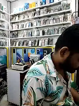 Snapshot of avi007p chatting on 09.17.25 avi007p online show from 09.17.25