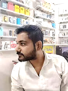 Snapshot of avi007p chatting on 09.18.25 avi007p online show from 09.18.25