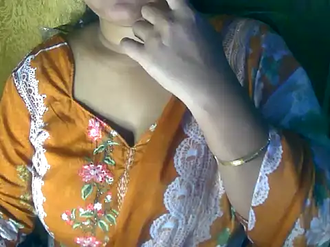 Saniya K online show from 10.16.25