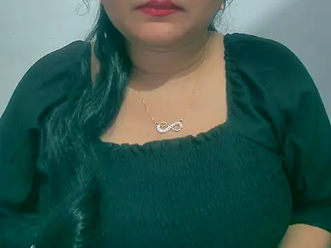 Saniya K online show from 11.18.25