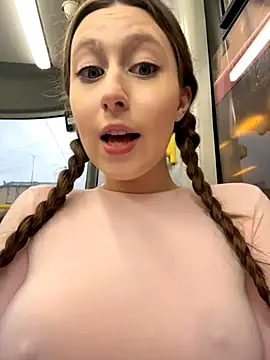 FroggyAnna online show from 11.05.25