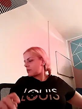 Snapshot of Alanna_Grays chatting on 11.26.25 Alanna Grays online show from 11.26.25